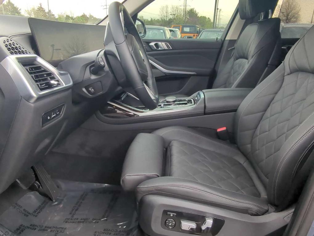 used 2025 BMW X7 car, priced at $80,000