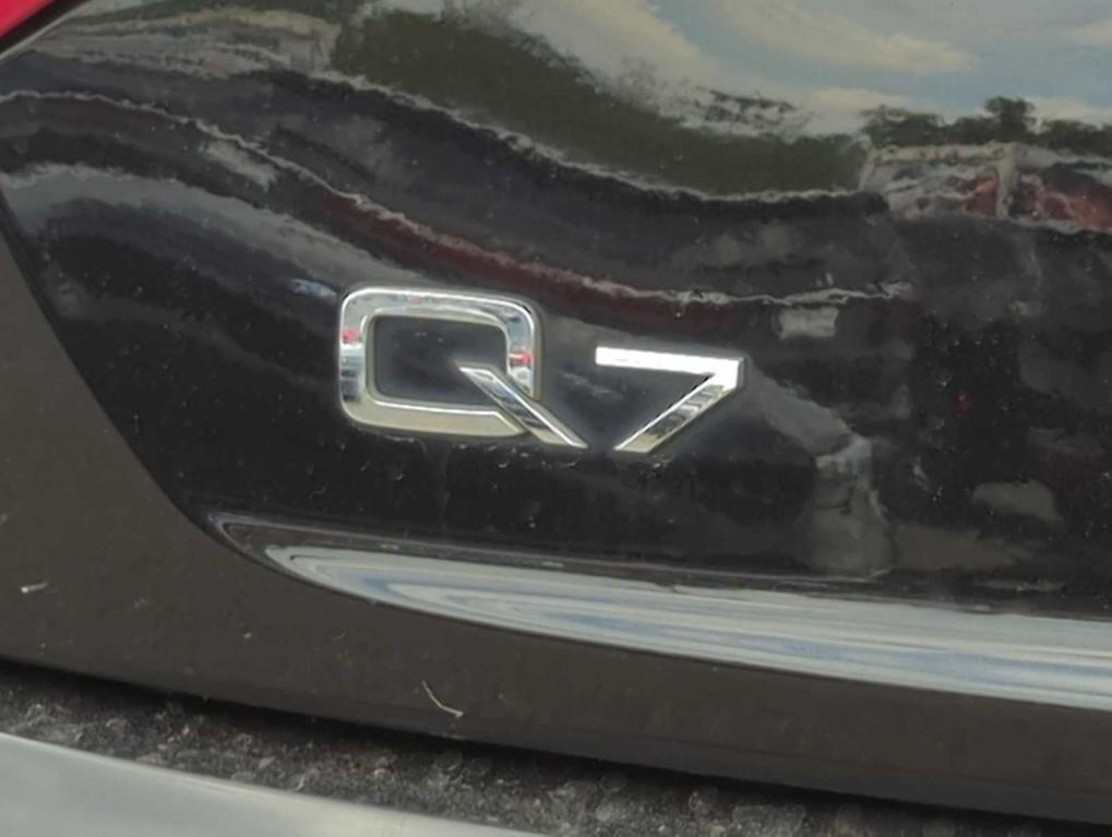 used 2013 Audi Q7 car, priced at $11,000
