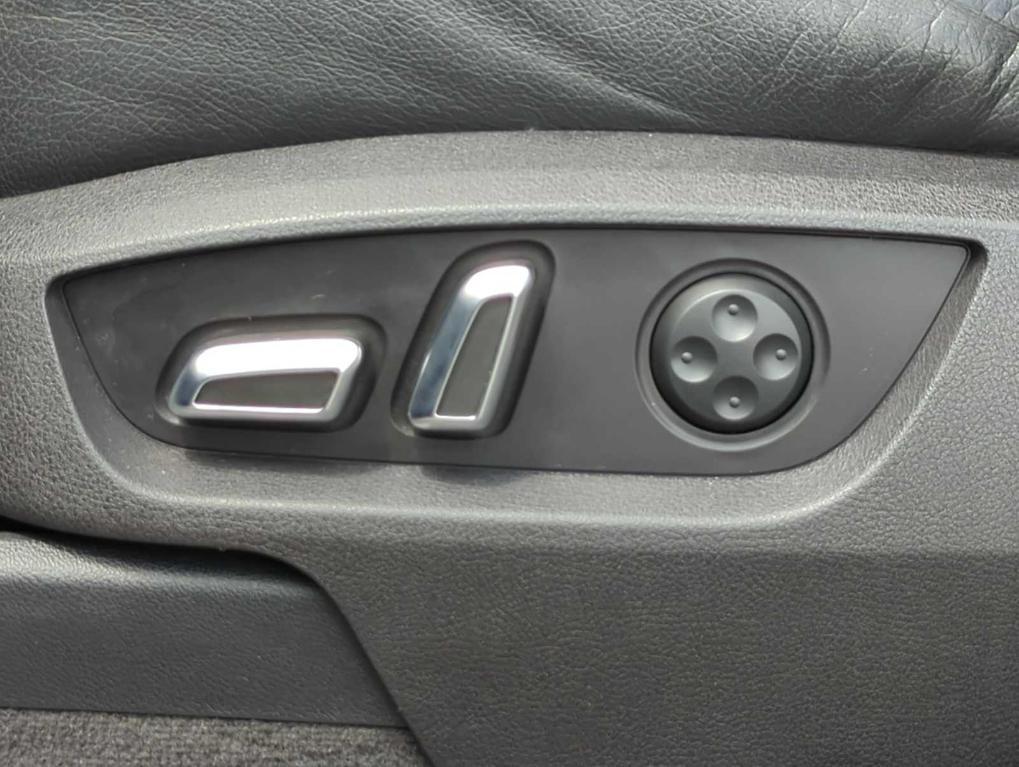 used 2013 Audi Q7 car, priced at $11,000
