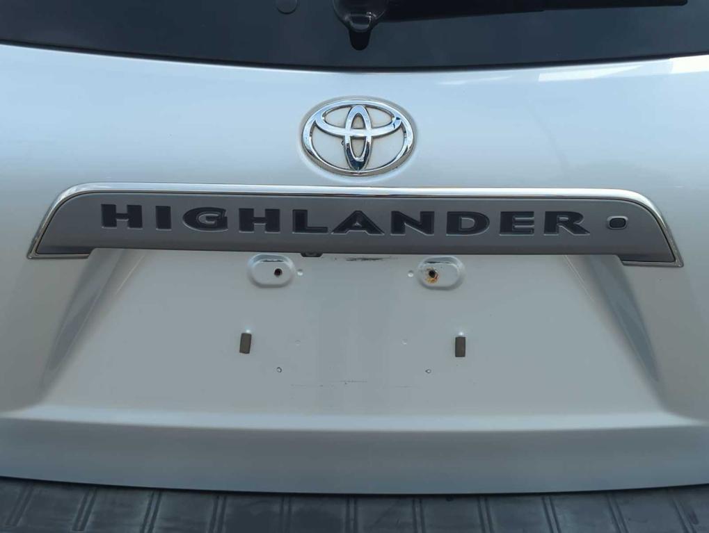 used 2008 Toyota Highlander car, priced at $6,995