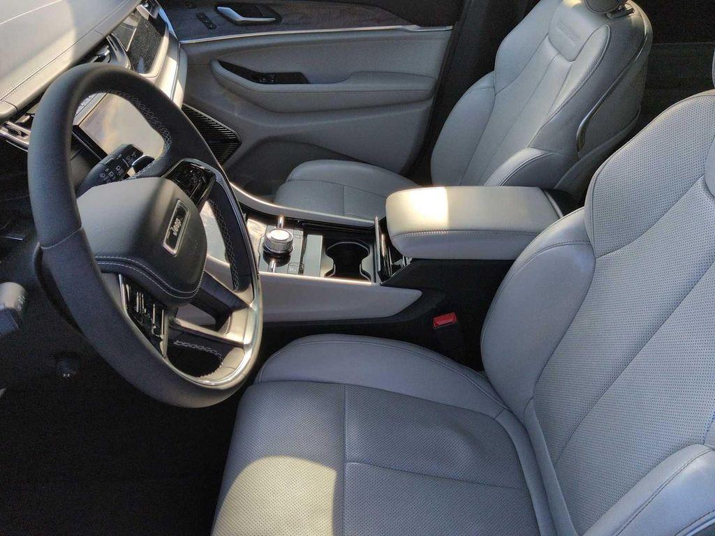 used 2023 Jeep Grand Cherokee car, priced at $37,096