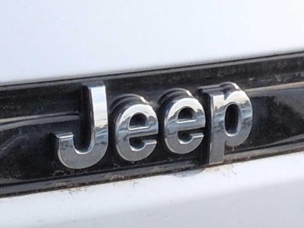 used 2023 Jeep Grand Cherokee car, priced at $37,096