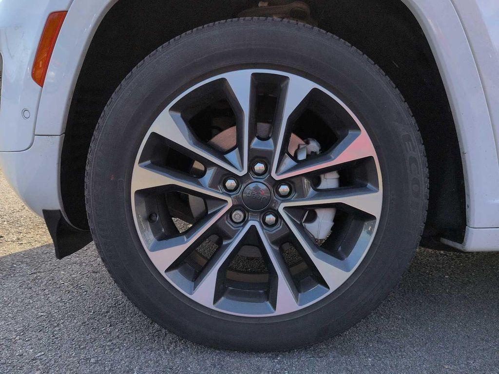 used 2023 Jeep Grand Cherokee car, priced at $37,096