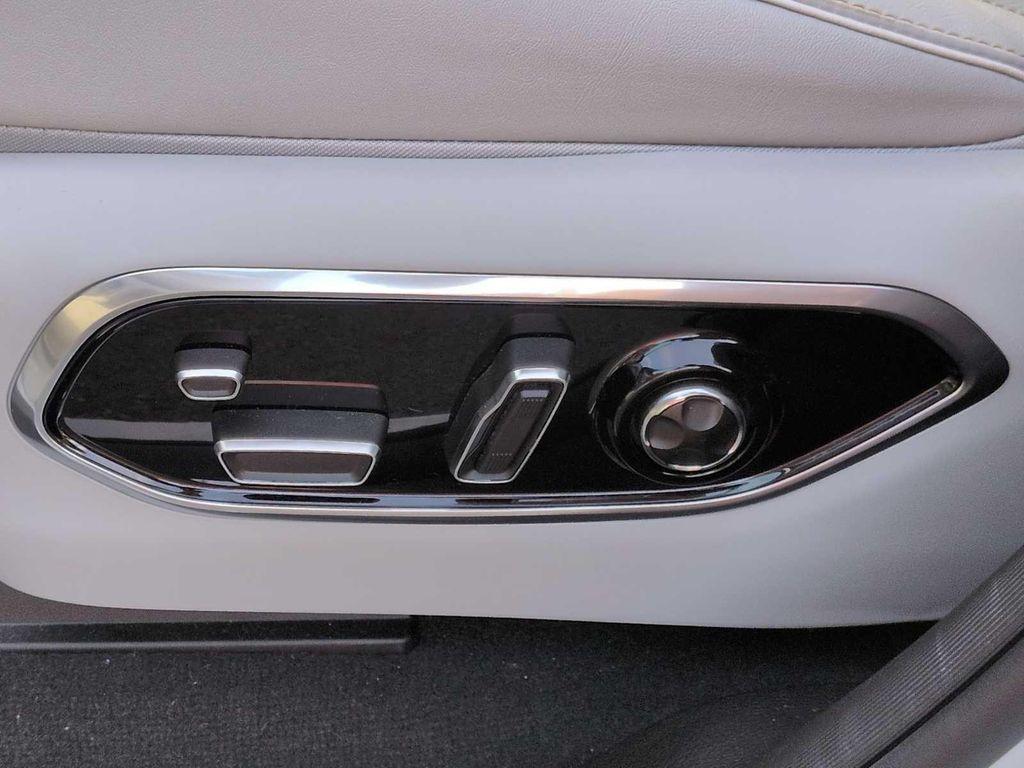 used 2023 Jeep Grand Cherokee car, priced at $37,096