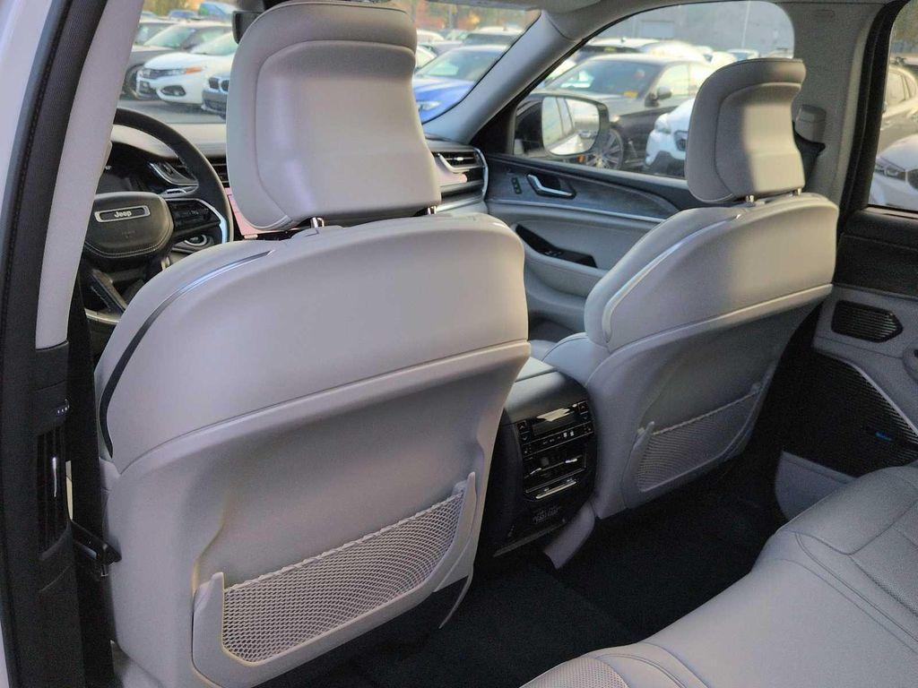 used 2023 Jeep Grand Cherokee car, priced at $37,096