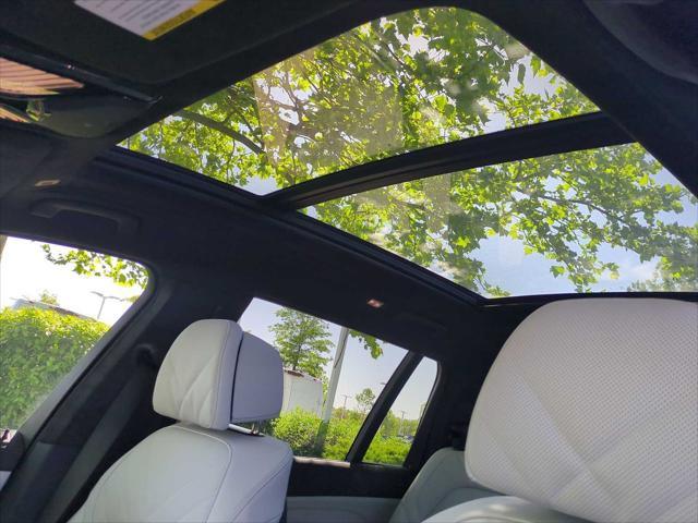 new 2025 BMW X7 car, priced at $94,005