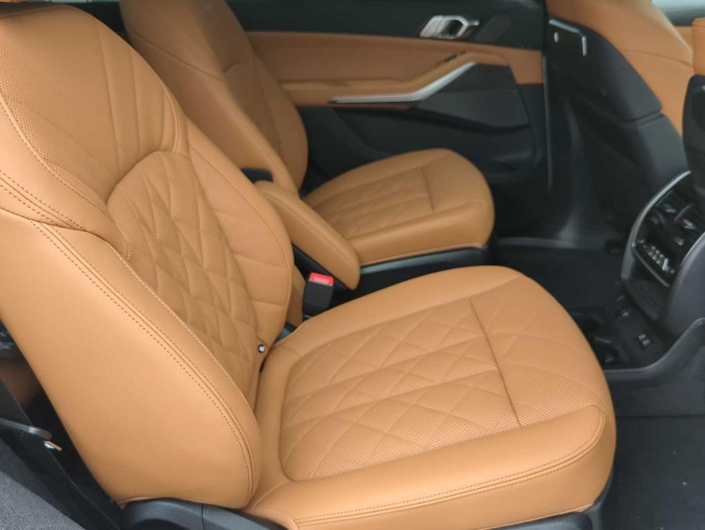 new 2026 BMW X7 car, priced at $99,375