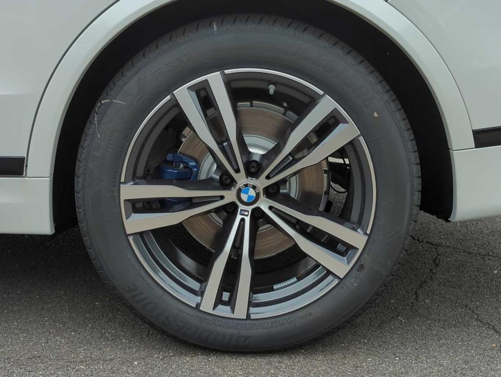 new 2026 BMW X7 car, priced at $99,375