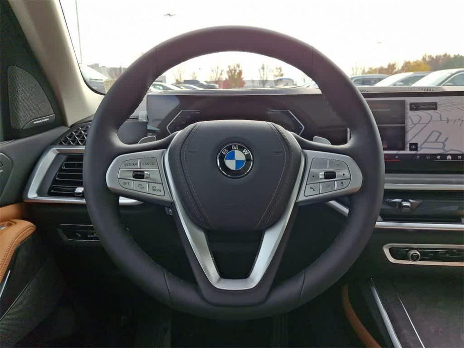 new 2025 BMW X7 car, priced at $89,705