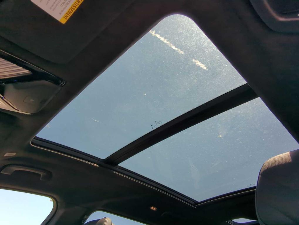 new 2025 BMW X7 car, priced at $92,410