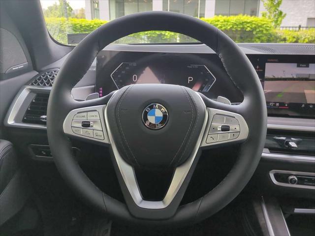 new 2025 BMW X7 car, priced at $94,010