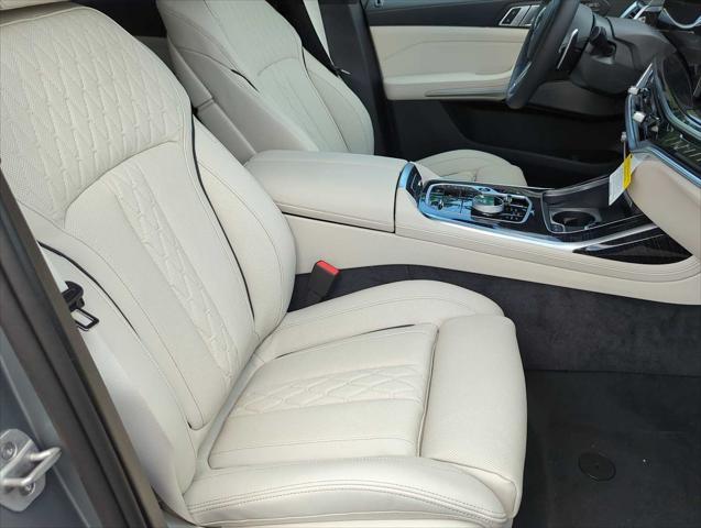 new 2026 BMW X7 car, priced at $127,575