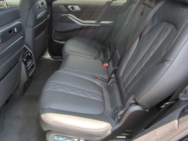 new 2026 BMW X7 car, priced at $118,680