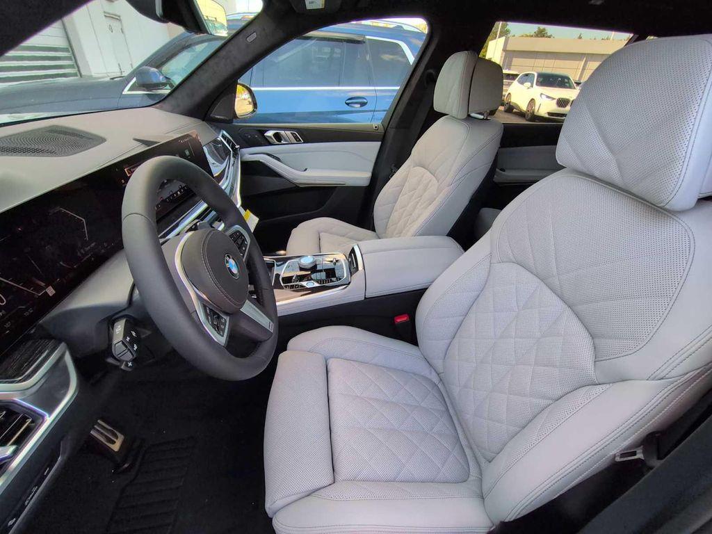 new 2026 BMW X7 car, priced at $102,830