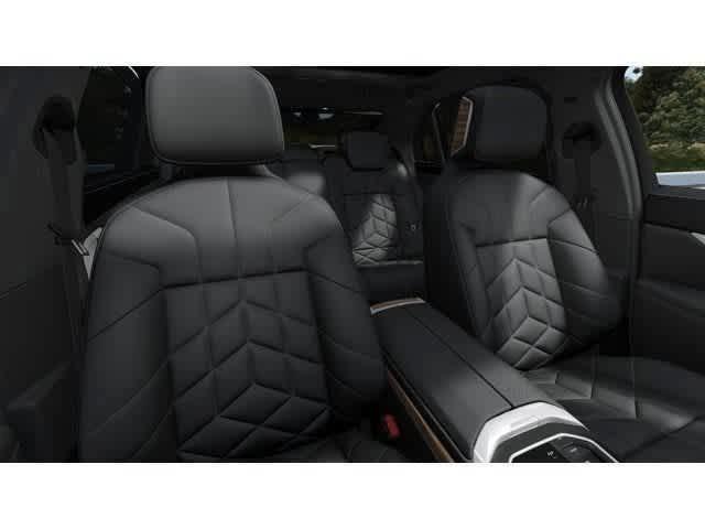new 2025 BMW 760 car, priced at $133,475