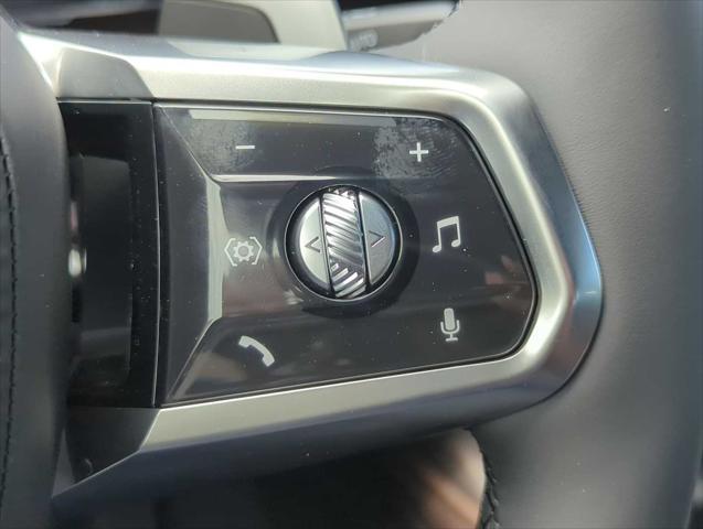 new 2025 BMW 760 car, priced at $133,475