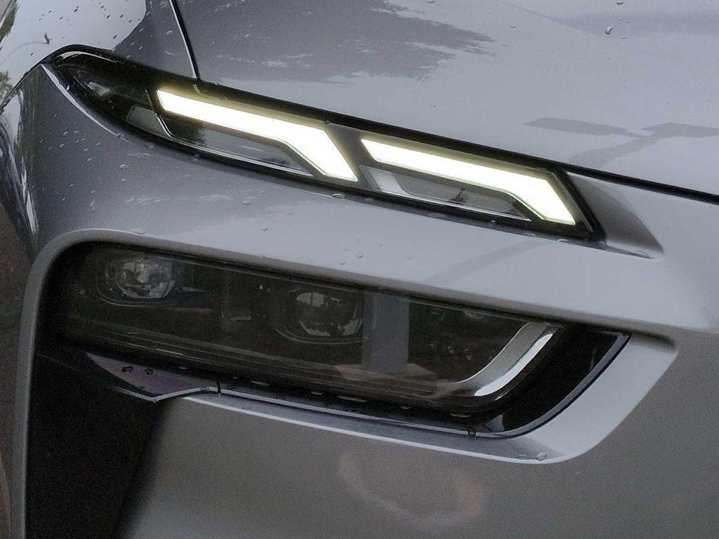 new 2026 BMW X7 car, priced at $100,480