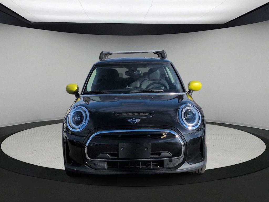 used 2024 MINI SE Hardtop car, priced at $22,987