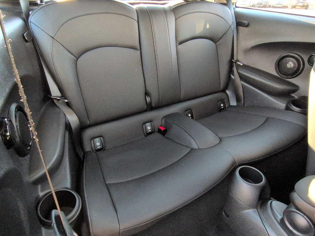 used 2024 MINI SE Hardtop car, priced at $22,987