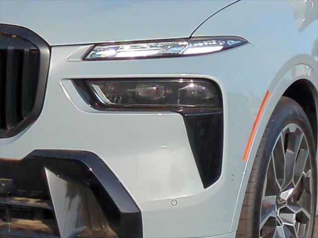 new 2025 BMW X7 car, priced at $100,655