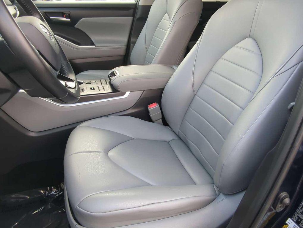 used 2021 Toyota Highlander car, priced at $32,427