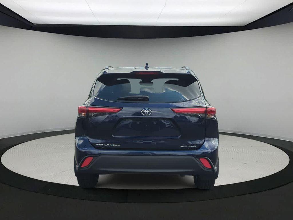 used 2021 Toyota Highlander car, priced at $32,427