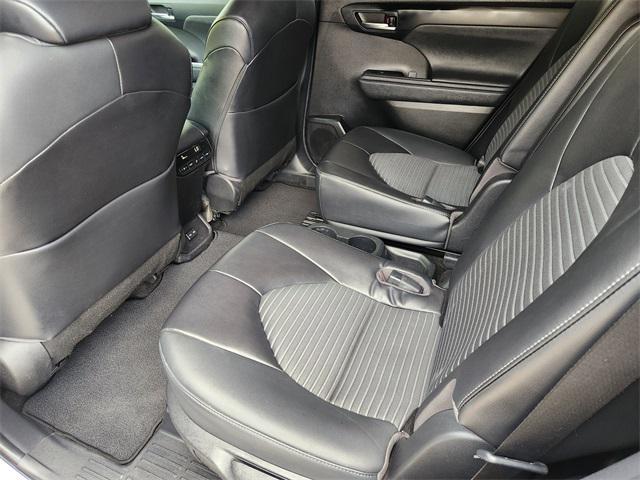 used 2023 Toyota Highlander car, priced at $35,744