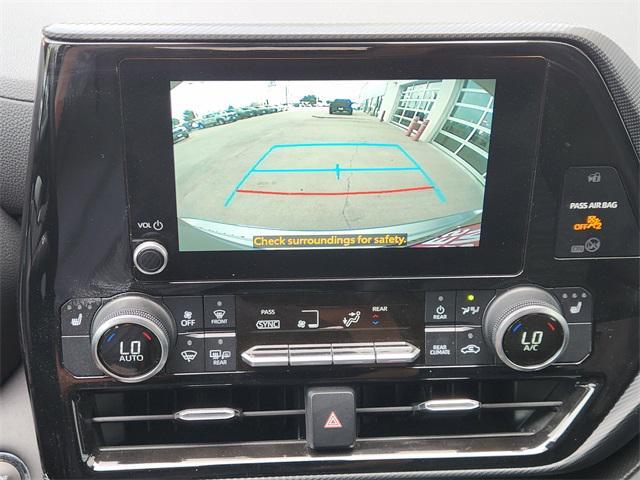 used 2023 Toyota Highlander car, priced at $35,744