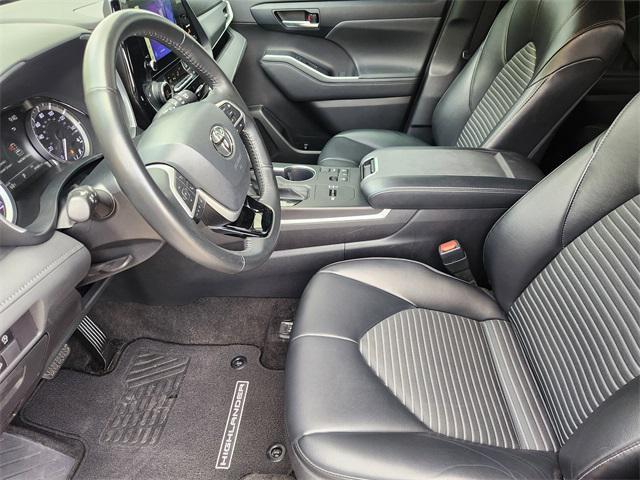used 2023 Toyota Highlander car, priced at $35,744