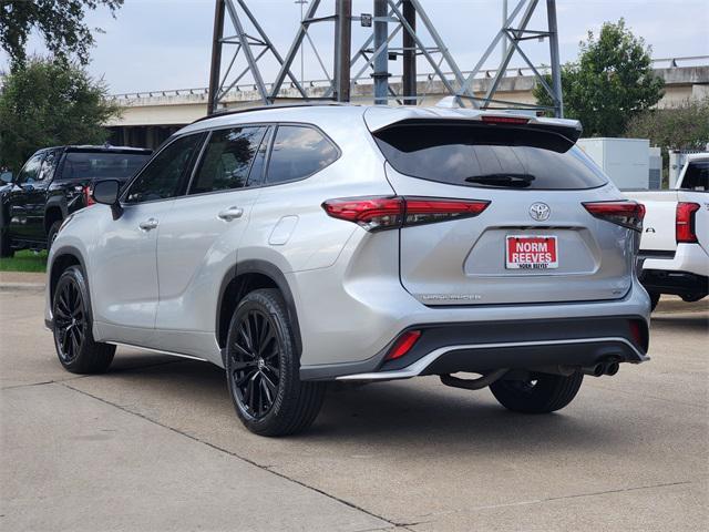 used 2023 Toyota Highlander car, priced at $35,744