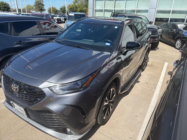 used 2021 Toyota Highlander car, priced at $31,991