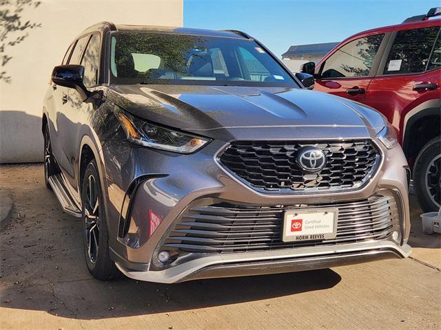 used 2021 Toyota Highlander car, priced at $31,275
