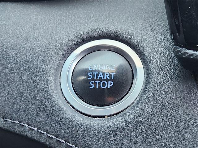 used 2021 Toyota Highlander car, priced at $31,212