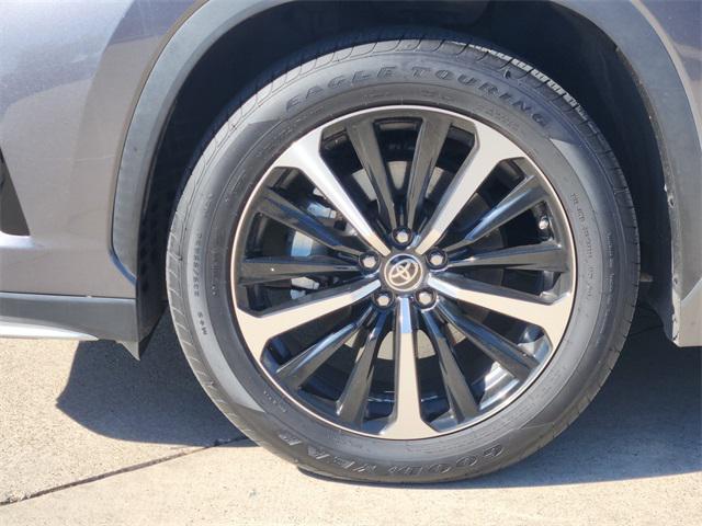 used 2021 Toyota Highlander car, priced at $31,212