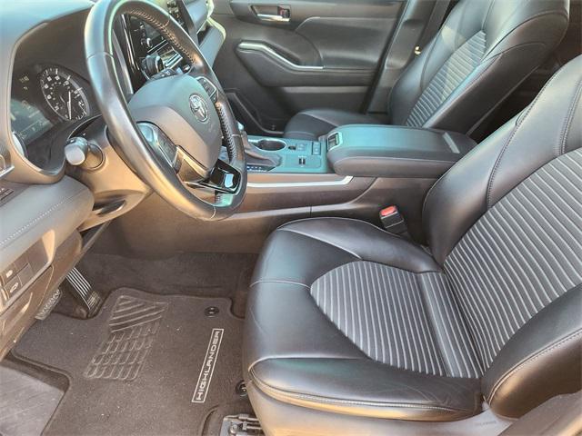 used 2021 Toyota Highlander car, priced at $31,212