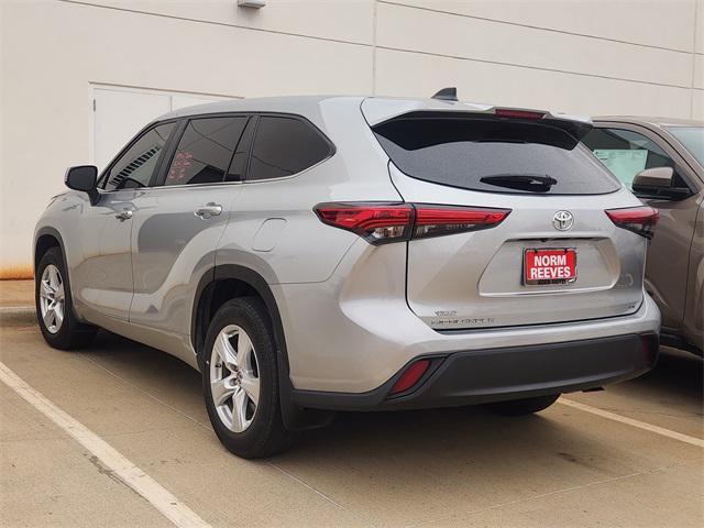 used 2023 Toyota Highlander car, priced at $31,439