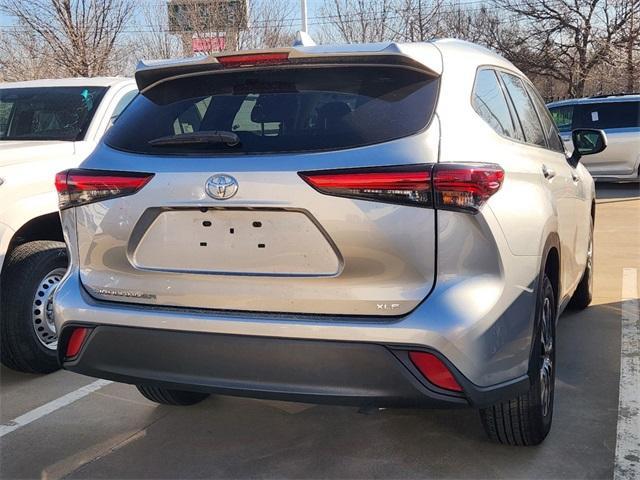 used 2021 Toyota Highlander car, priced at $36,491