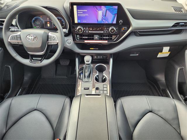 new 2025 Toyota Highlander Hybrid car, priced at $54,816