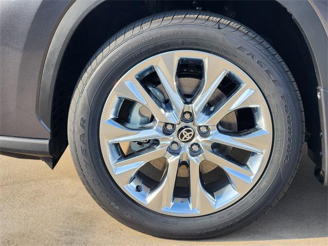 new 2025 Toyota Highlander Hybrid car, priced at $54,816