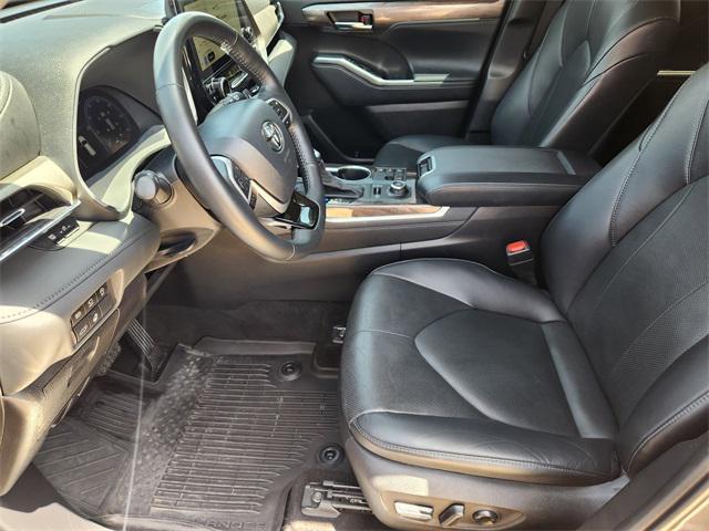 used 2023 Toyota Highlander car, priced at $43,482