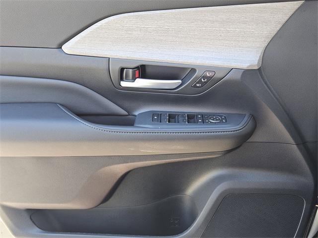 new 2025 Toyota Grand Highlander car, priced at $54,088