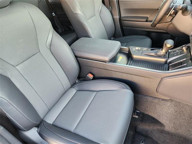 used 2025 Lexus GX 550 car, priced at $86,522