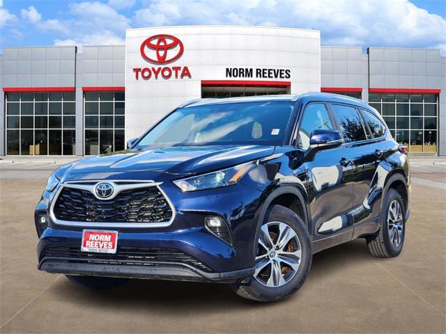used 2023 Toyota Highlander car, priced at $35,921