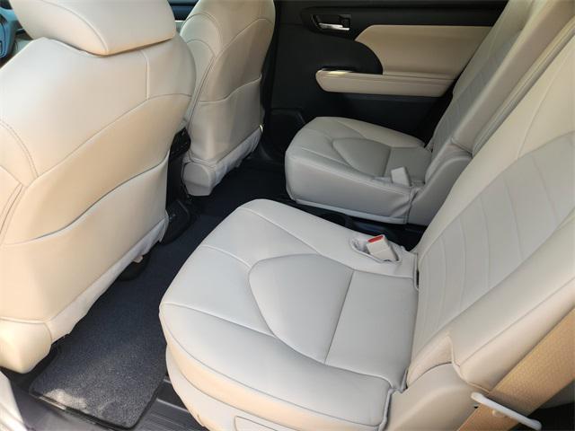 new 2025 Toyota Highlander car, priced at $48,346