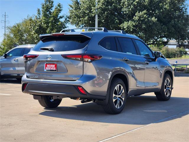 new 2025 Toyota Highlander car, priced at $48,346