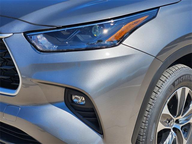 new 2025 Toyota Highlander car, priced at $48,346