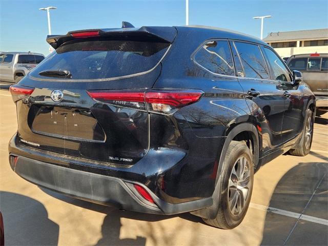 used 2022 Toyota Highlander car, priced at $38,991