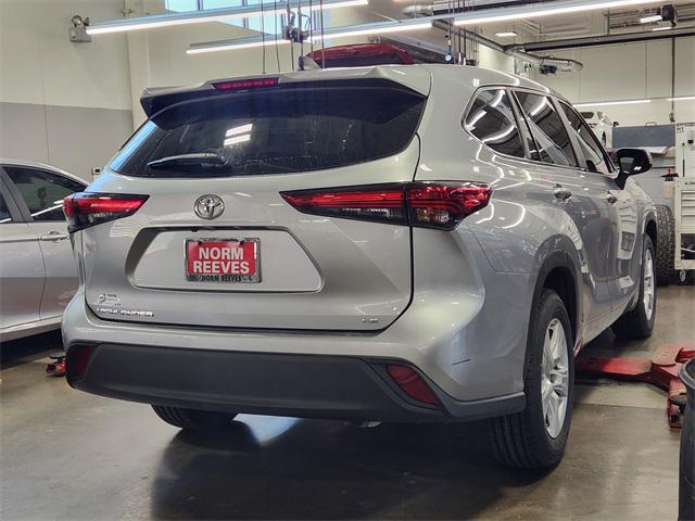 used 2023 Toyota Highlander car, priced at $29,102