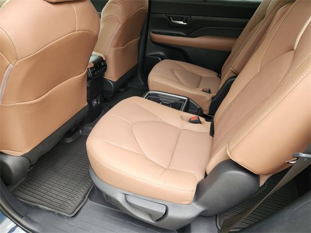 new 2025 Toyota Grand Highlander car