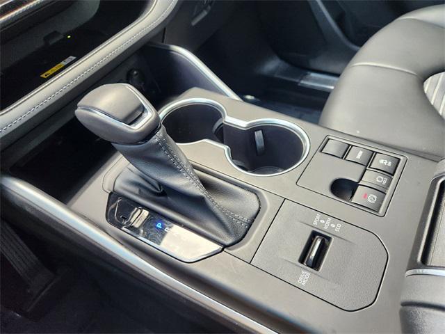 used 2023 Toyota Highlander car, priced at $37,391